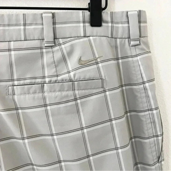 Nike Golf Shorts - Picture 3 of 7